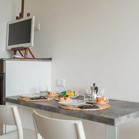 Classic And Elegant Style In Old Town Appartement *