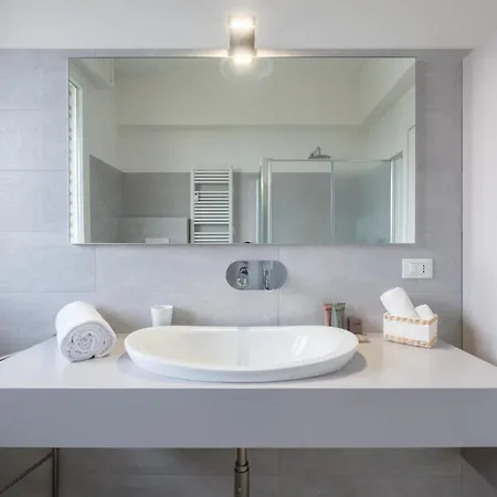 Classic And Elegant Style In Old Town Appartement